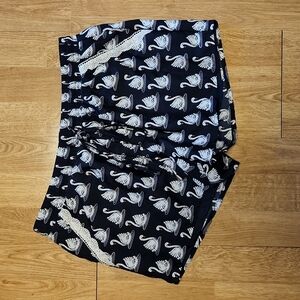 Blue Rain swan print shorts sz small